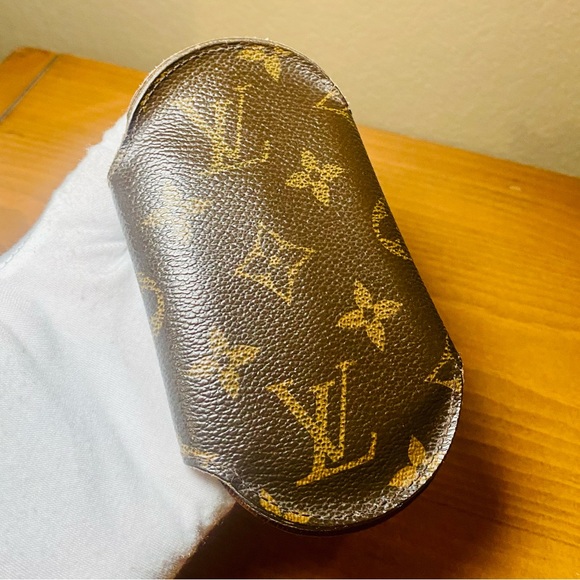 EUC Louis Vuitton Monogram 6 Key Holder Oval Case - Picture 5 of 16